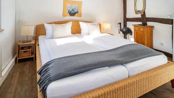 5 Schlafzimmer, Schreibtisch, kostenloses WLAN, Bettwäsche