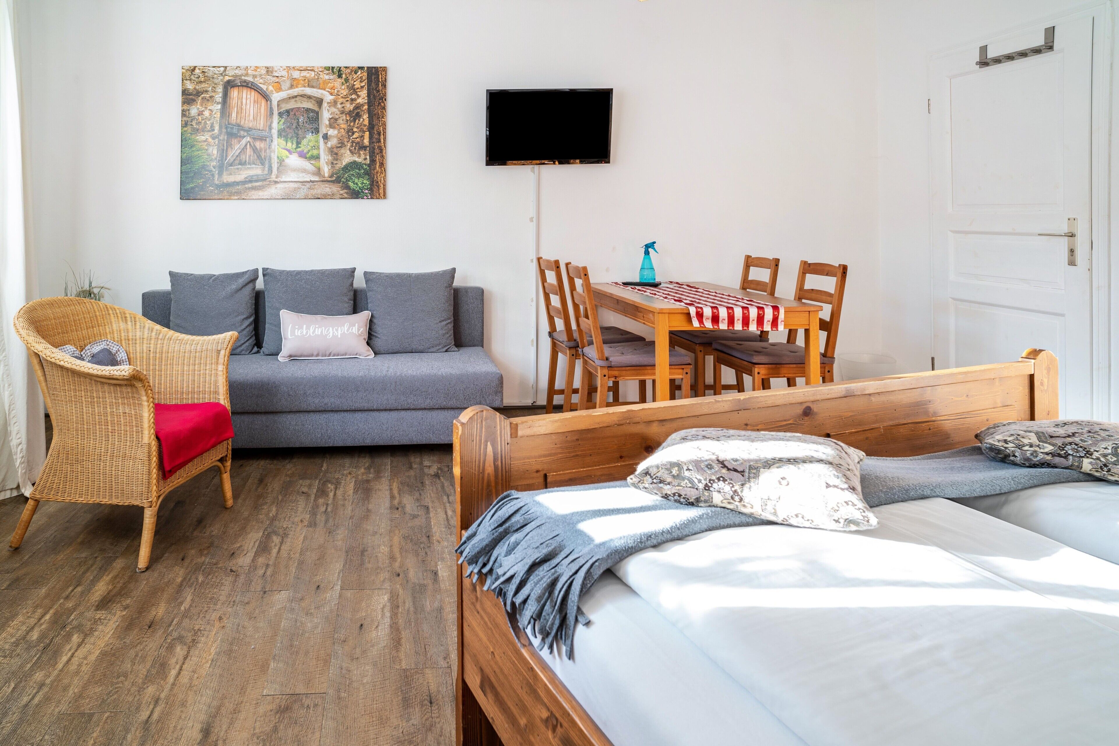 5 Schlafzimmer, Schreibtisch, kostenloses WLAN, Bettwäsche