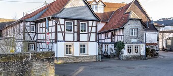 Holiday Apartment "4" with Mountain View, Shared Garden & Wi-Fi