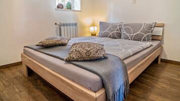 2 bedrooms, free WiFi, bed sheets