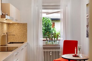 Réfrigérateur, four, plaque de cuisson, lave-vaisselle