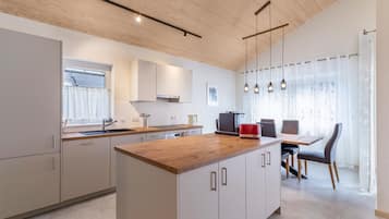 Réfrigérateur, four, plaque de cuisson, lave-vaisselle