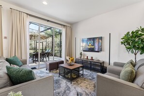 House | 3 bedrooms - Private Hot Tub 3-bedroom 8 Miles From Disney (Kissimmee)