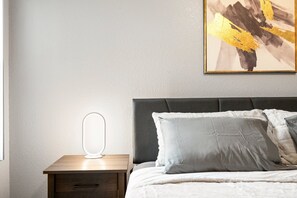 2 室のベッドルーム、デスク、アイロン / アイロン台、WiFi (無料)