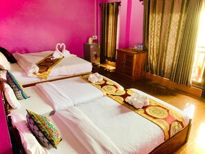 Deluxe Quadruple Room, 4 Bedrooms | Desk, soundproofing, free WiFi, bed sheets - Happy Riverview Hotel (Vang Vieng)