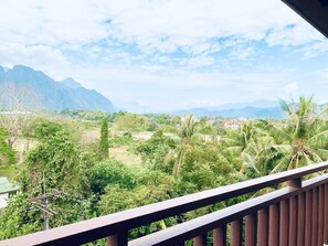 Deluxe Quadruple Room, 4 Bedrooms | Desk, soundproofing, free WiFi, bed sheets - Happy Riverview Hotel (Vang Vieng)