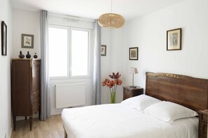 2 chambres, fer et planche Ă repasser, Wi-Fi gratuit, draps fournis