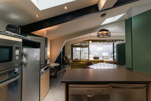 Frigorifero, microonde, forno, lavastoviglie