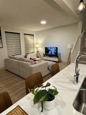 Interior - Luxurious Urban Oasis House (Edmonton)