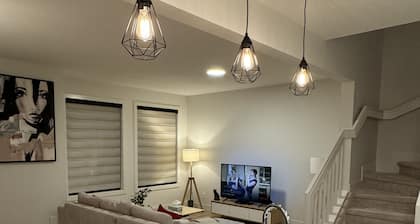 Luxurious Urban Oasis House