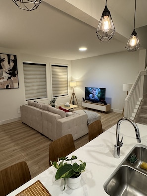 Interior - Luxurious Urban Oasis House (Edmonton)