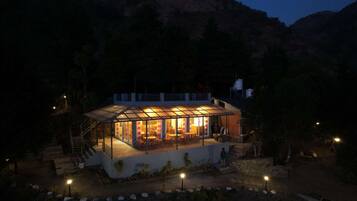 숙박 시설 정면