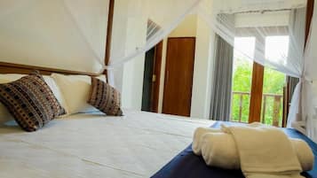 Chambre Double Deluxe | Salle de bain | Articles de toilette gratuits, peignoirs