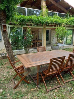 Outdoor dining - La Campagne à Salettes (Cahuzac-sur-Vère)