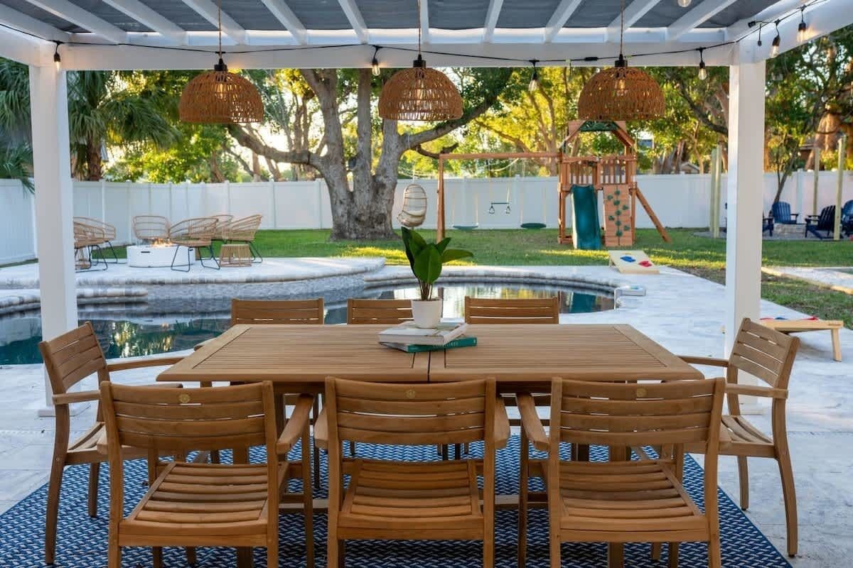 屋外ダイニングエリア