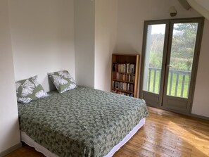 5 soverom, strykejern/-brett og sengetøy