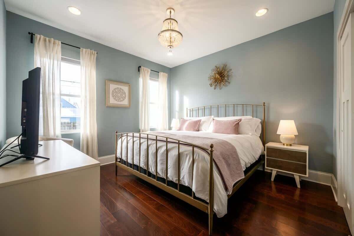 2 habitaciones, escritorio, tabla de planchar con plancha y wifi 