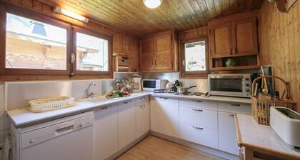 Chalet Lâeau vive, Le Tour (ArgentiĂšre), France