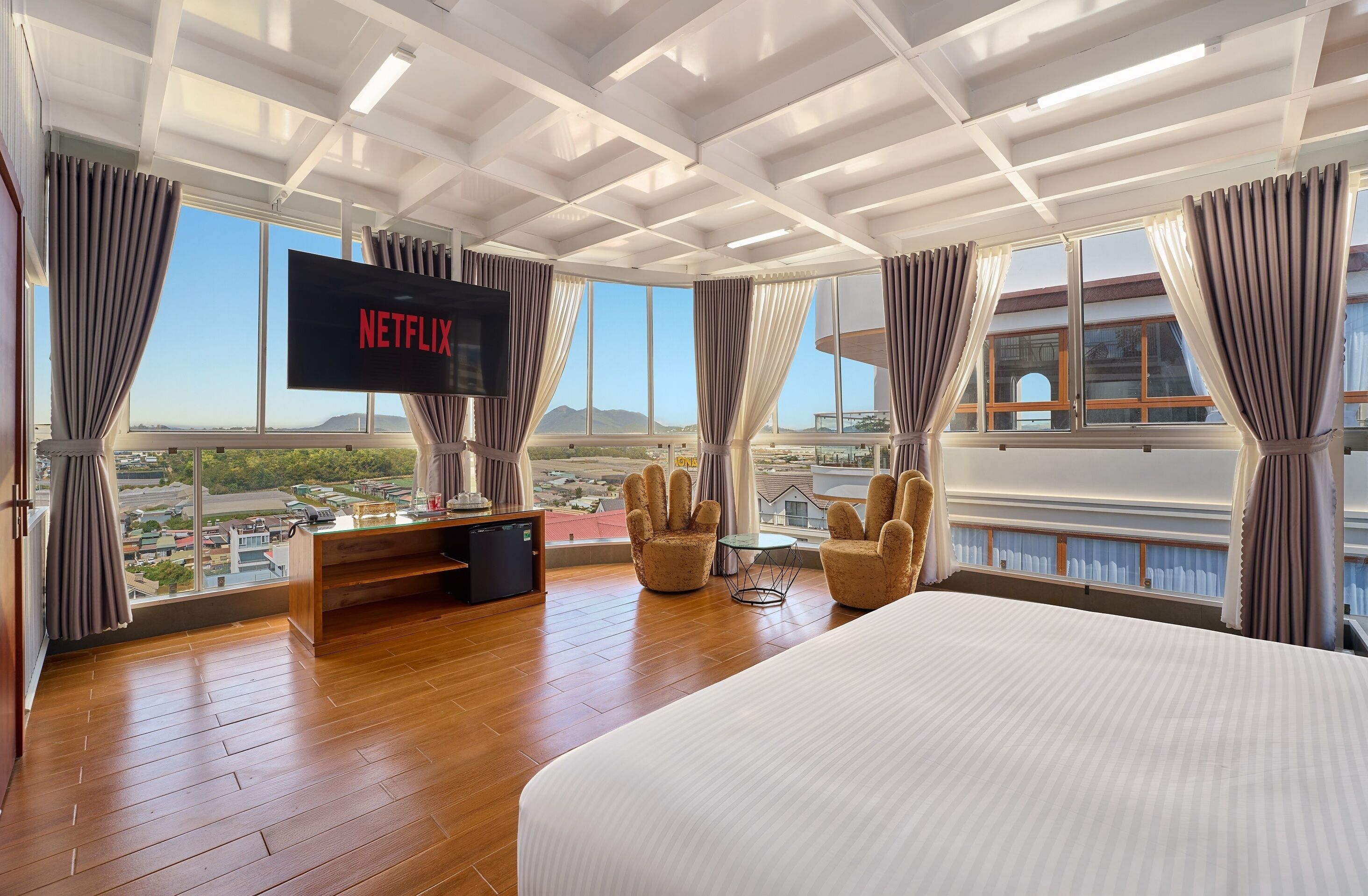 Habitación doble de lujo | Ropa de cama de alta calidad y camas con efecto memoria 