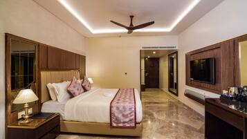 Executive Double or Twin Room | In-room safe, desk, iron/ironing board, free WiFi