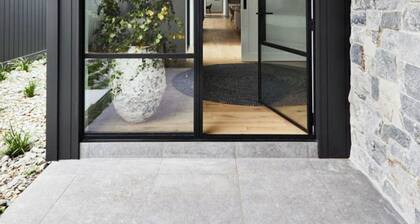 Luxury Villas Flinders Retreat (With Car Parking)