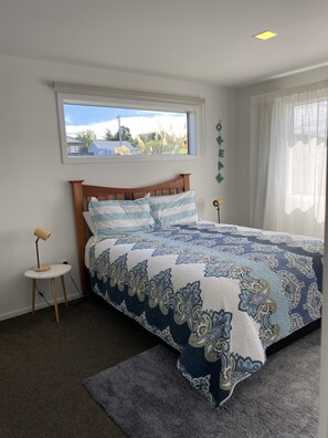 4 bedrooms, WiFi, bed sheets