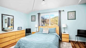 2 bedrooms, iron/ironing board, travel crib, free WiFi