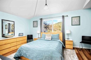 2 slaapkamers, een strijkplank/strijkijzer, reisbedje, gratis wifi