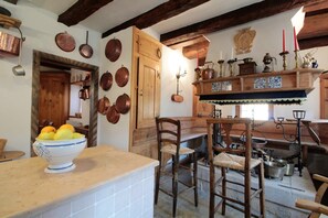 Dining - Pet-friendly Retreat in the Dolomites (Chies d'Alpago)