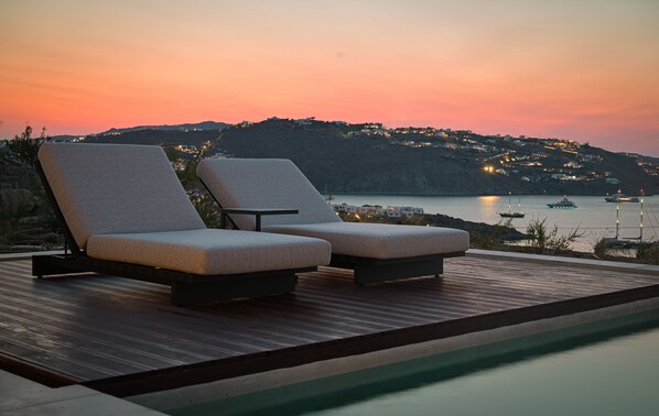 Pool - Apollo Yard - Helios Villa, a breathtaking fusion of nature and design. (Mykonos)
