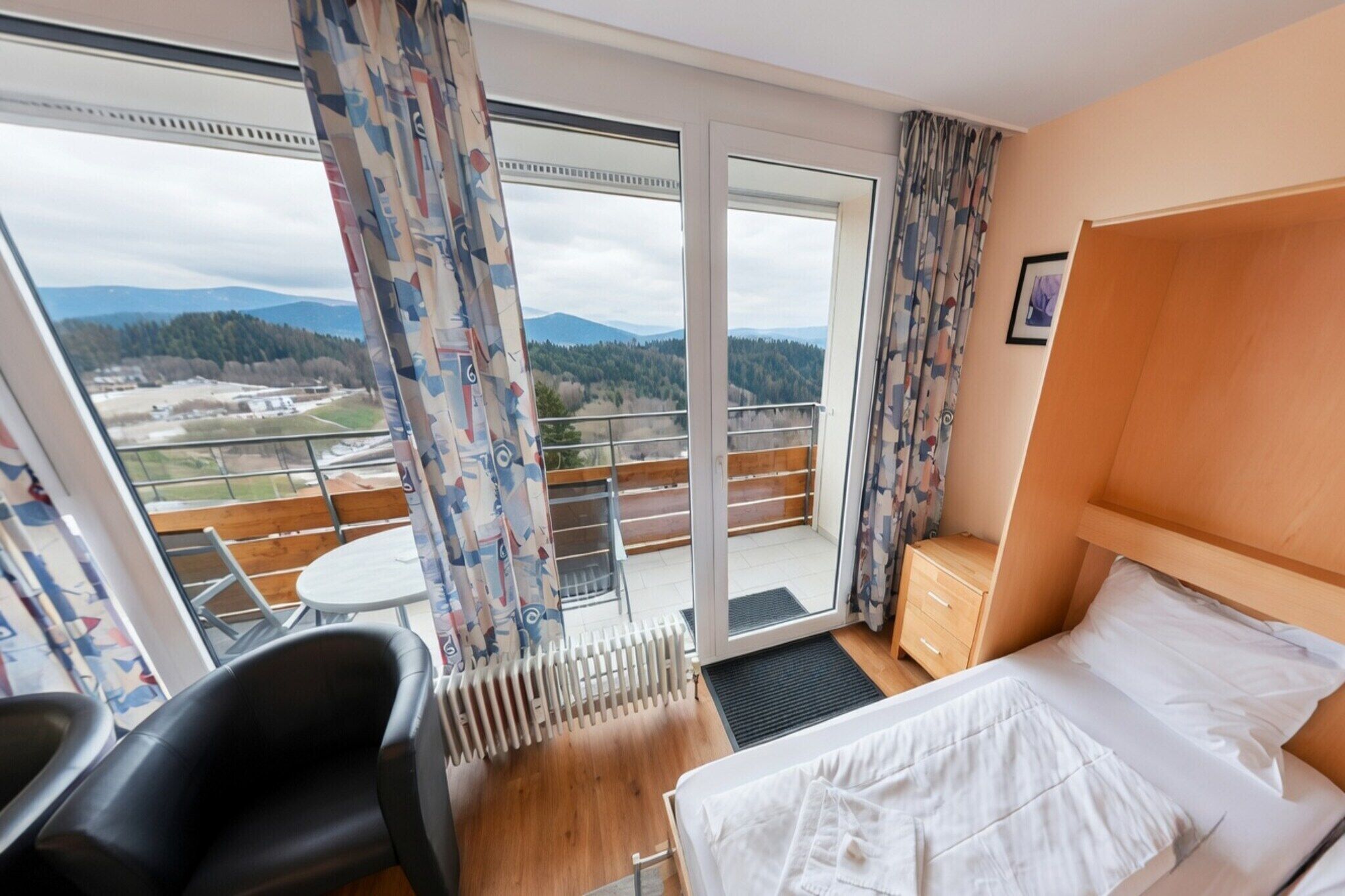 Lit parapluie, Wi-Fi gratuit, draps fournis