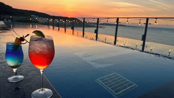 Bar junto a la alberca