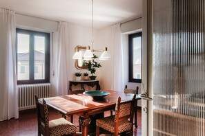 Traditional Apartment | Living area | 32-inch flat-screen TV with satellite channels - STELLA APARTMENT  (Como)