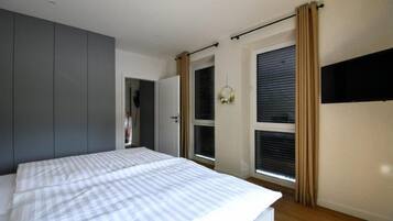 Familienzimmer | Individuell dekoriert, individuell eingerichtet, Schreibtisch