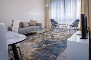 TV - Kika Des Suites - Westland, Nairobi (Nairobi)