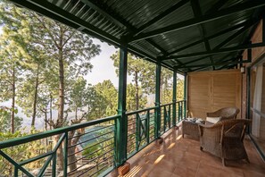 Premium cottage, 1 tweepersoonsbed, balkon, uitzicht op vallei | Kameruitzicht
