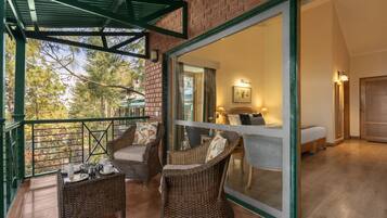 Superior cottage, 1 tweepersoonsbed, balkon, uitzicht op vallei | 1 slaapkamer, een minibar, een kluis op de kamer