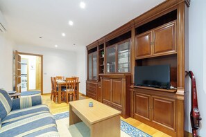 TV - Encantador Piso con Parking (Vigo)