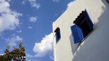 Classic Room | 1 bedroom, Frette Italian sheets, premium bedding, Select Comfort beds