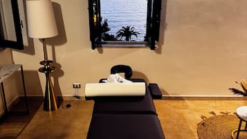 Deluxe Room | Water view