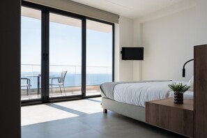 1 Schlafzimmer, Zimmersafe, Schreibtisch, Bügeleisen/Bügelbrett