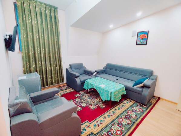 Basic Suite | Free WiFi