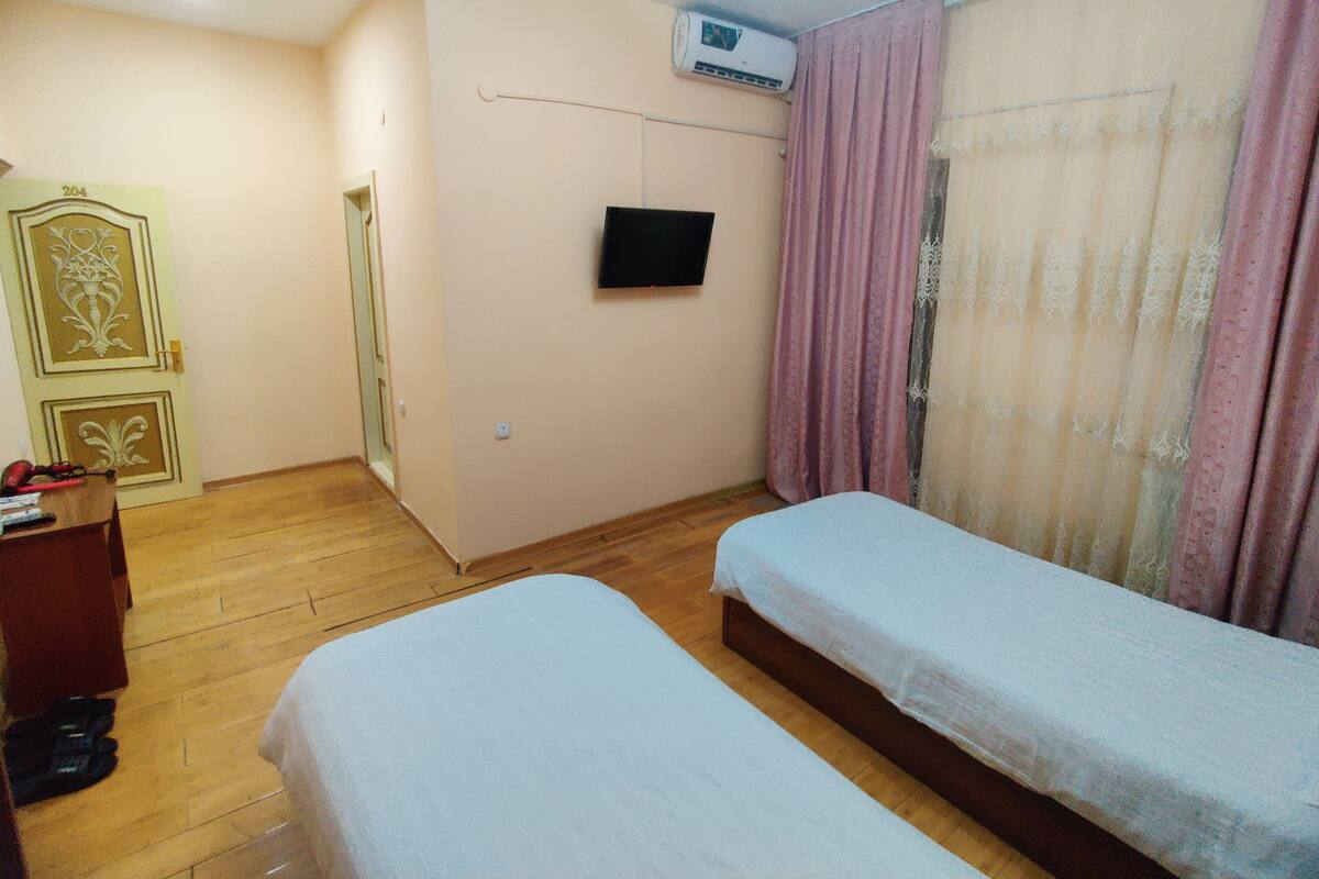 Habitación básica con 1 cama doble o 2 individuales | Wifi gratis