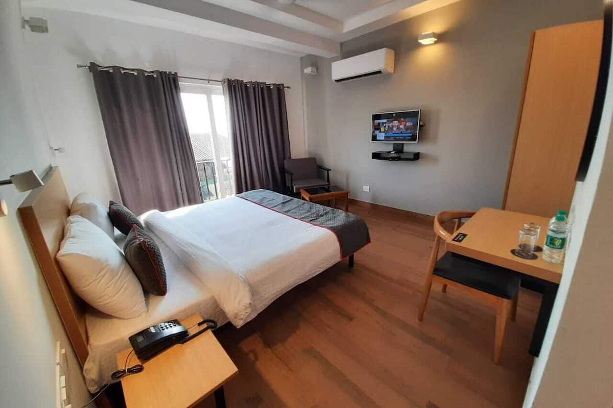 1 bedroom, desk, laptop workspace, free WiFi