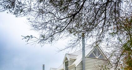 The Loft (fire+spa in centre of Hepburn Springs)