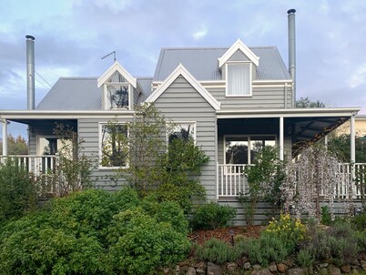 The Loft (fire+spa in centre of Hepburn Springs)