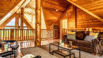 Smart TV, chimenea, videojuegos y futbolito