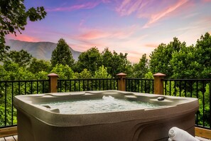 Outdoor spa tub