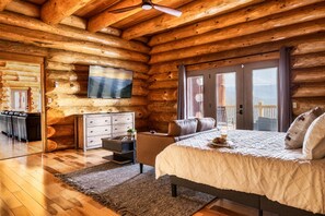 6 quartos, ferros/tábuas de passar roupa, berço de viagem