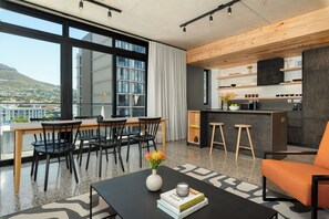 2 Bedroom Executive Apartment | Private kitchen | Electric kettle - Neighbourgood Harrington (Cape Town)